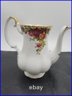 Royal Albert Old Country Roses Bone China Incomplete Set. Lot of 10