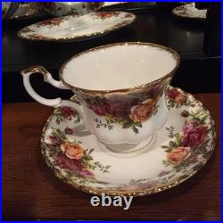 Royal Albert Old Country Roses Bone China Plate Floral Gold Trim England 1962