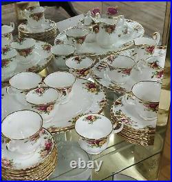 Royal Albert Old Country Roses China 33 Pieces- Absolutely gorgeous