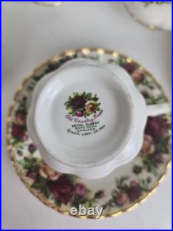 Royal Albert Old Country Roses China Set vintage, 36 Pieces