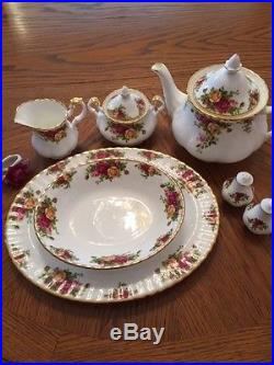Royal Albert Old Country Roses China set for 8 including serving pieces