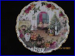 Royal Albert Old Country Roses Christmas Magic, Christmas at Home 8¼