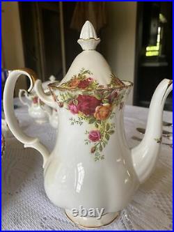 Royal Albert Old Country Roses Coffee Pot 9 1/2 Tall With The LID 1962