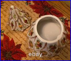 Royal Albert Old Country Roses Collection Tree Treat Jar Vintage 1962