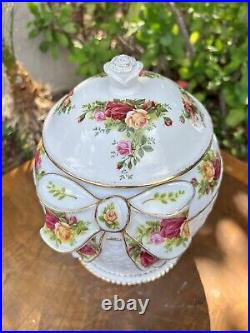 Royal Albert Old Country Roses Cookie Biscuit Barrel with box