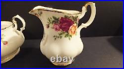 Royal Albert Old Country Roses Covered Sugar and Creamer with tags Royal Albert Old Country Roses Covered Sugar and Creamer with tags