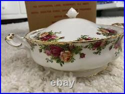 Royal Albert Old Country Roses Covered Vegetable Bowl Dish 1962