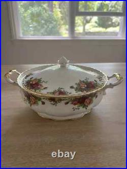 Royal Albert Old Country Roses Covered Vegetable Bowl Lidded Tureen Org. $290 Royal Albert Old Country Roses Covered Vegetable Bowl Lidded Tureen Org. $290