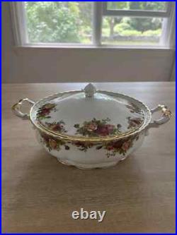 Royal Albert Old Country Roses Covered Vegetable Bowl Lidded Tureen Org. $290 Royal Albert Old Country Roses Covered Vegetable Bowl Lidded Tureen Org. $290