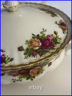 Royal Albert Old Country Roses Covered Vegetable Bowl/Tureen/Casserole 12 inches