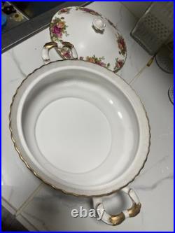 Royal Albert Old Country Roses Covered Vegetable Casserole Dish with Lid