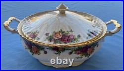 Royal Albert Old Country Roses Covered Vegetable Serving Bowl England Mint