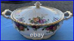 Royal Albert Old Country Roses Covered Vegetable Serving Bowl England Mint