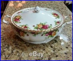 Royal Albert Old Country Roses Covered Vegetable Soup Dish