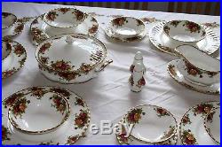 Royal Albert Old Country Roses Dinner service The perfect wedding present