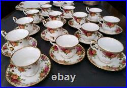 Royal Albert Old Country Roses Dinnerware. 12 Place Settings Plus Extras 70 Pcs