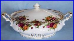 Royal Albert Old Country Roses Dinnerware. 12 Place Settings Plus Extras 70 Pcs