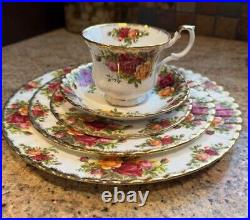 Royal Albert Old Country Roses England 46 piece Dinnerware Set + Tea Servings