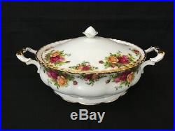Royal Albert Old Country Roses England Round Handled Covered Vegetable Dish 1962