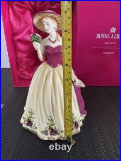 Royal Albert Old Country Roses Figure Of The Year 2010 RA25 Original Box