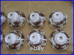 Royal Albert Old Country Roses Fine China Dinnerware 12 tea cups and saucers