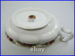 Royal Albert Old Country Roses Gravy Boat with Underplate Pink Flowers England