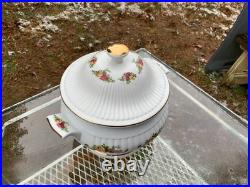 Royal Albert Old Country Roses HUGE Covered Tureen 9.5 Tall x 12 wide NEW MINT