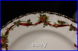 Royal Albert Old Country Roses Holiday Ribbons Bone China England 12 Salad Plate
