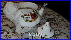 Royal Albert Old Country Roses Holiday Tea Pot NWT
