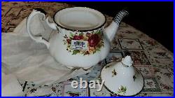 Royal Albert Old Country Roses Holiday Tea Pot NWT