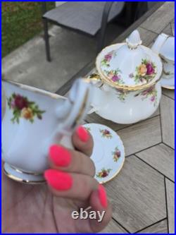 Royal Albert Old Country Roses Large 6 Cup Teapot Cups Saucers Made In England