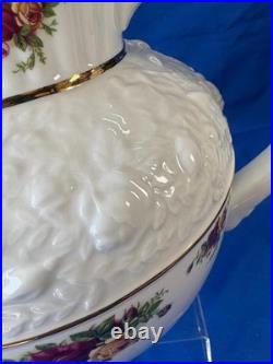 Royal Albert Old Country Roses Large Sculpted Pitcher Holds 5 Quarts Gold Trim