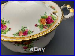 Royal Albert Old Country Roses Large Soup Tureen. Made in England Rare