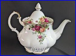 Royal Albert Old Country Roses Large Teapot (1962) MINT