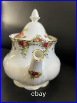 Royal Albert Old Country Roses Large Teapot, Lidded Sugar Bowl And Milk Jug