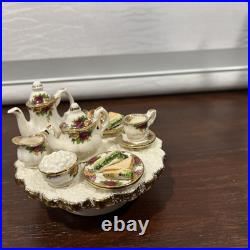 Royal Albert Old Country Roses Large Victorian Tea Table Teapot Cardew design Royal Albert Old Country Roses Large Victorian Tea Table Teapot Cardew design