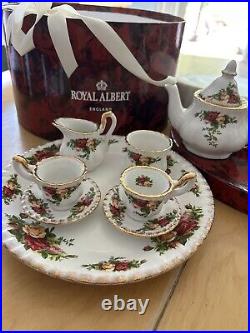 Royal Albert Old Country Roses Le Petit 9-Piece Tea Set, Brand new. Vintage