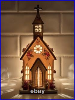 Royal Albert Old Country Roses Lighted Church