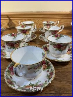 Royal Albert Old Country Roses Pattern Set Of 7 Tea Cups And Saucers New 1962 Royal Albert Old Country Roses Pattern Set Of 7 Tea Cups And Saucers New 1962