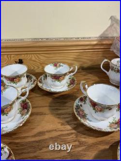 Royal Albert Old Country Roses Pattern Set Of 7 Tea Cups And Saucers New 1962 Royal Albert Old Country Roses Pattern Set Of 7 Tea Cups And Saucers New 1962