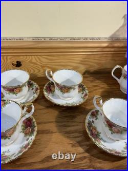 Royal Albert Old Country Roses Pattern Set Of 7 Tea Cups And Saucers New 1962 Royal Albert Old Country Roses Pattern Set Of 7 Tea Cups And Saucers New 1962
