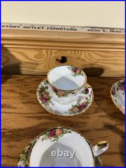 Royal Albert Old Country Roses Pattern Set Of 7 Tea Cups And Saucers New 1962 Royal Albert Old Country Roses Pattern Set Of 7 Tea Cups And Saucers New 1962