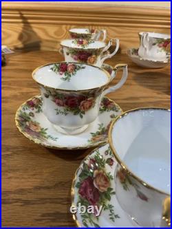 Royal Albert Old Country Roses Pattern Set Of 7 Tea Cups And Saucers New 1962 Royal Albert Old Country Roses Pattern Set Of 7 Tea Cups And Saucers New 1962