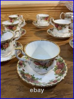Royal Albert Old Country Roses Pattern Set Of 7 Tea Cups And Saucers New 1962 Royal Albert Old Country Roses Pattern Set Of 7 Tea Cups And Saucers New 1962