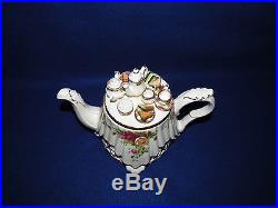 Royal Albert Old Country Roses Paul Cardew Large Victorian Table Teapot