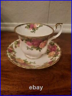 Royal Albert Old Country Roses Place Setting