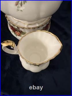 Royal Albert Old Country Roses Porcelain 4 Pc Teapot & Warmer Creamer & Sugar Royal Albert Old Country Roses Porcelain 4 Pc Teapot & Warmer Creamer & Sugar
