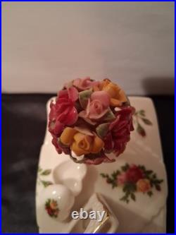 Royal Albert Old Country Roses Porcelain Music Box Dresser with Vase