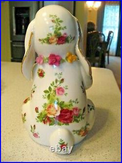 Royal Albert Old Country Roses Rabbit with a Bouquet of Flowers Figurine 8T