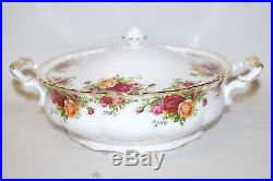 Royal Albert Old Country Roses Round Covered Vegetable Bowl 1962 England